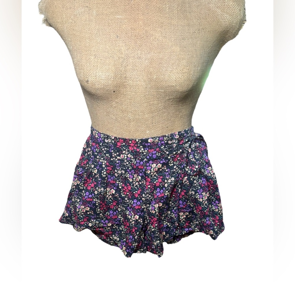 Twenty One Floral Women's Shorts Size S